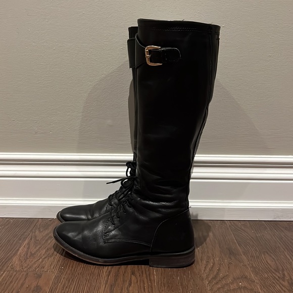 TOWN SHOES Tall Black Leather Riding Boots gold accent buckle
size 8 EUC - Picture 4 of 14